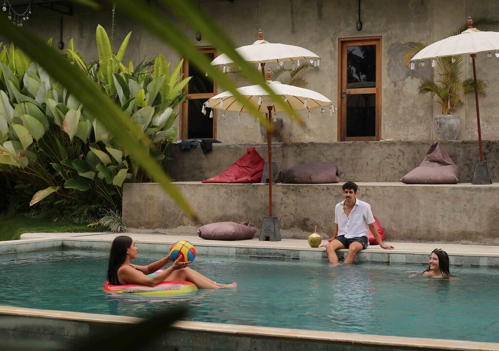 Infinity pool at Sepeda Hostel